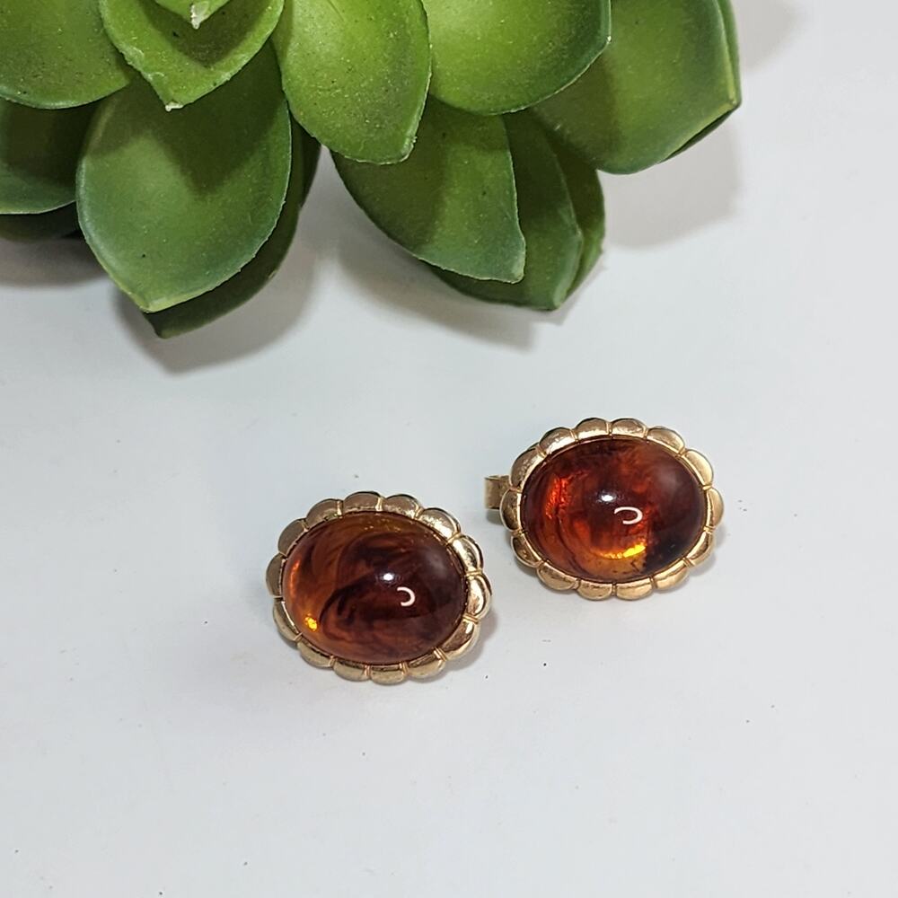 🌻3 for $18 Turtle Bay Gold Tone Clip On Earrings